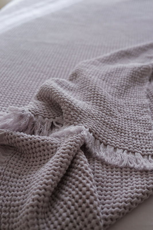 MOONY KNOTS Cotton Throw Blanket