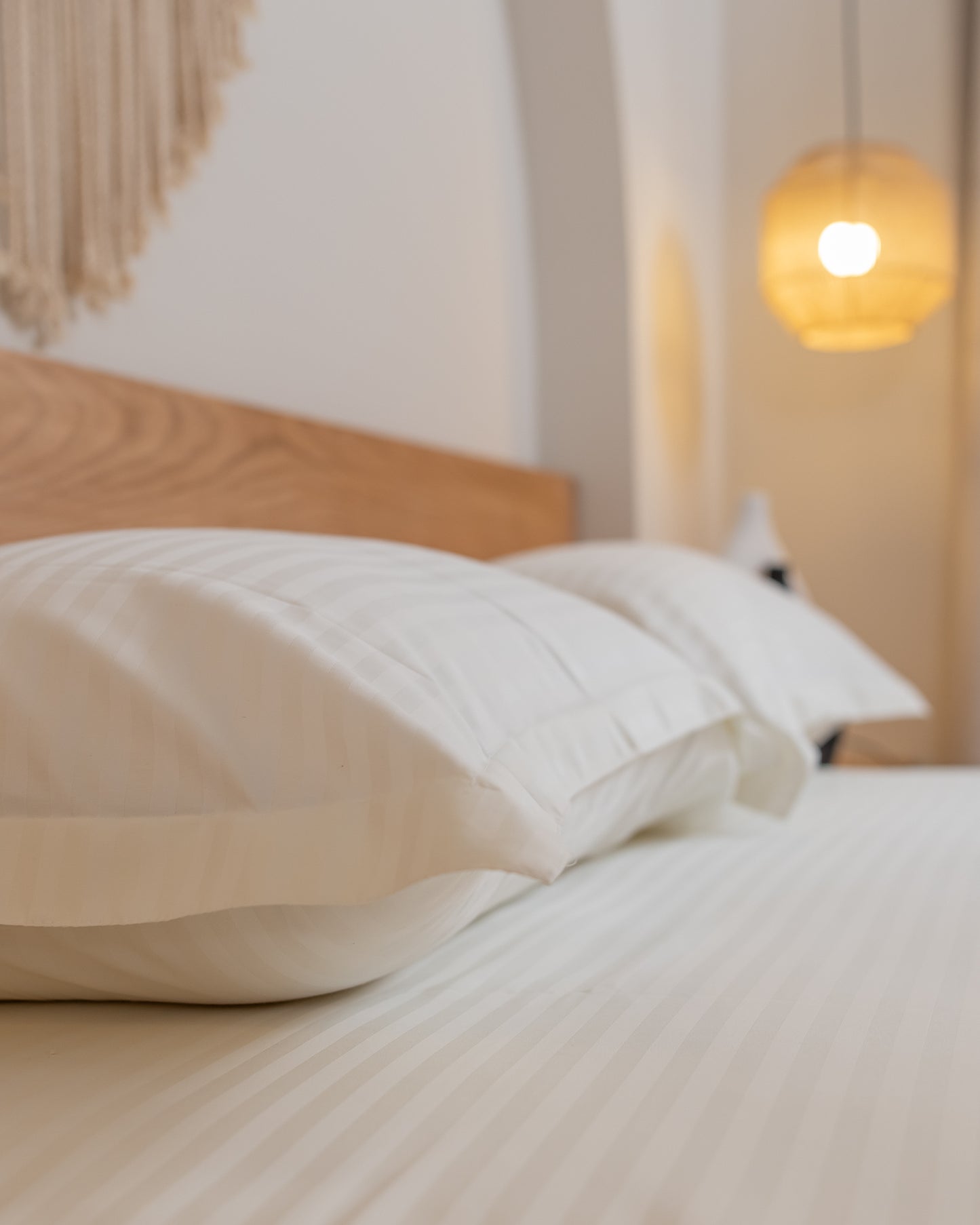 PEARL WHITE stripe bedsheet