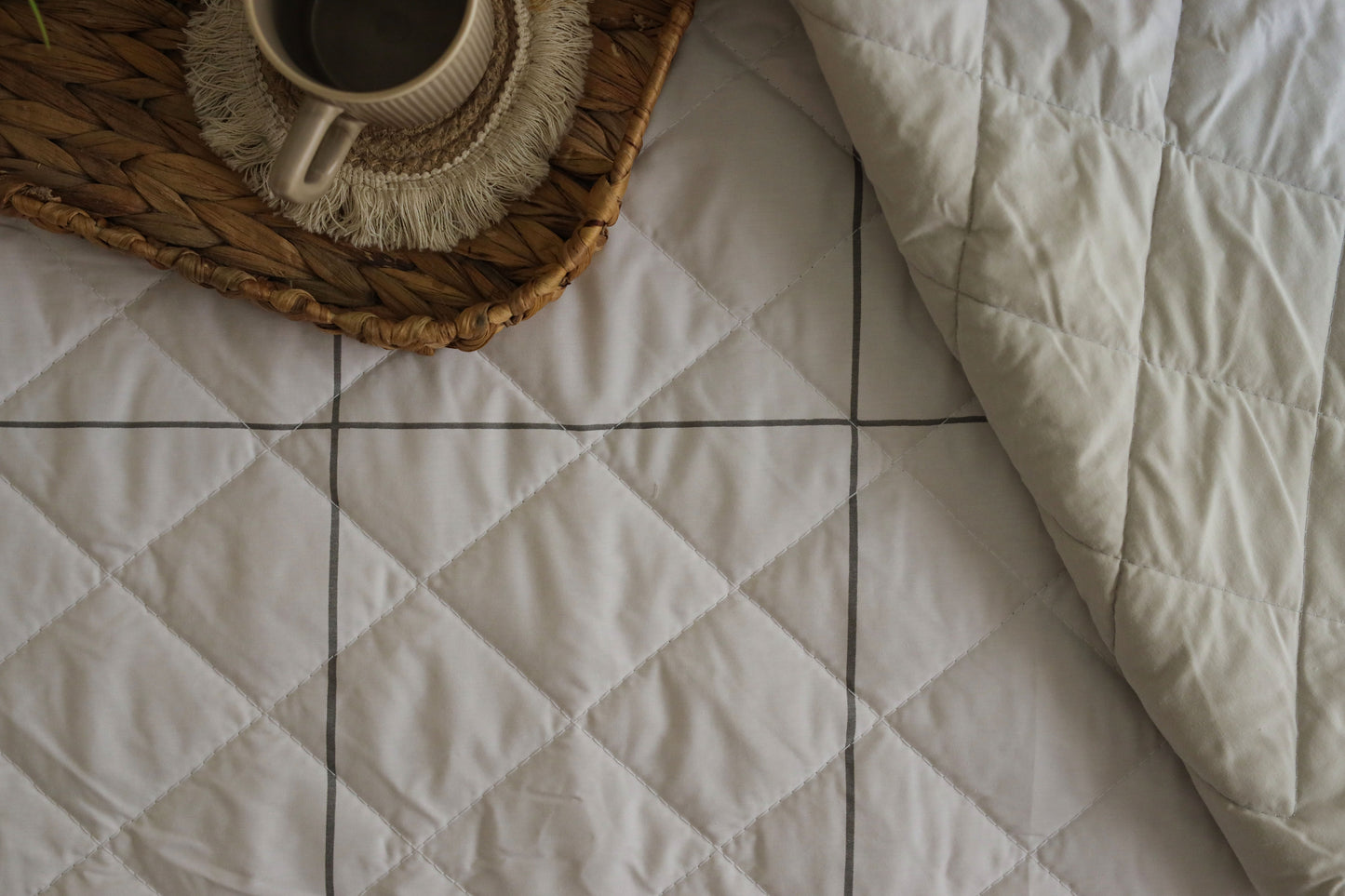 GREY LINEA Quilt