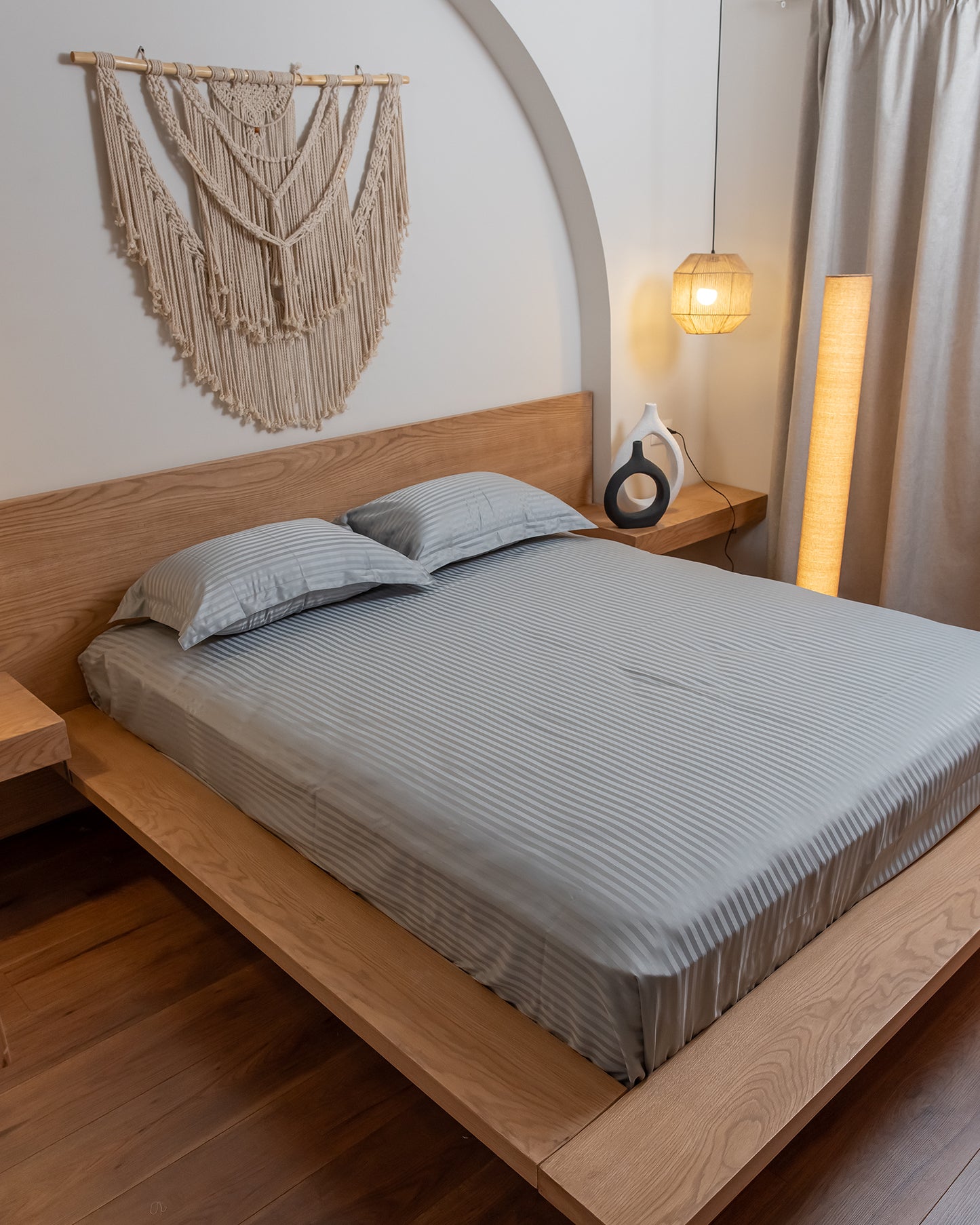 SILVER stripe bedsheet