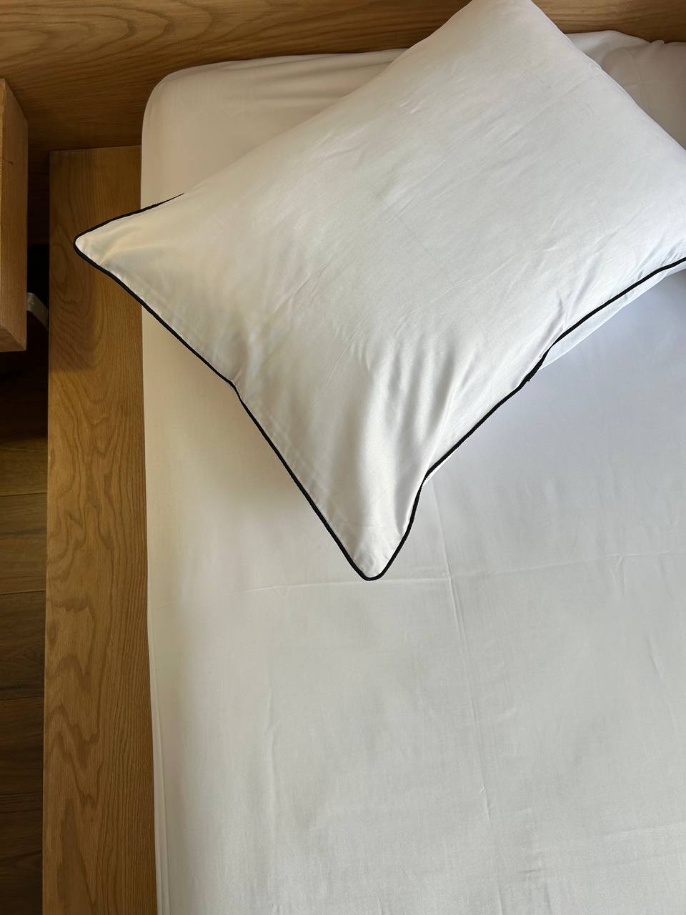 WHITE cordon silky cotton bedsheet