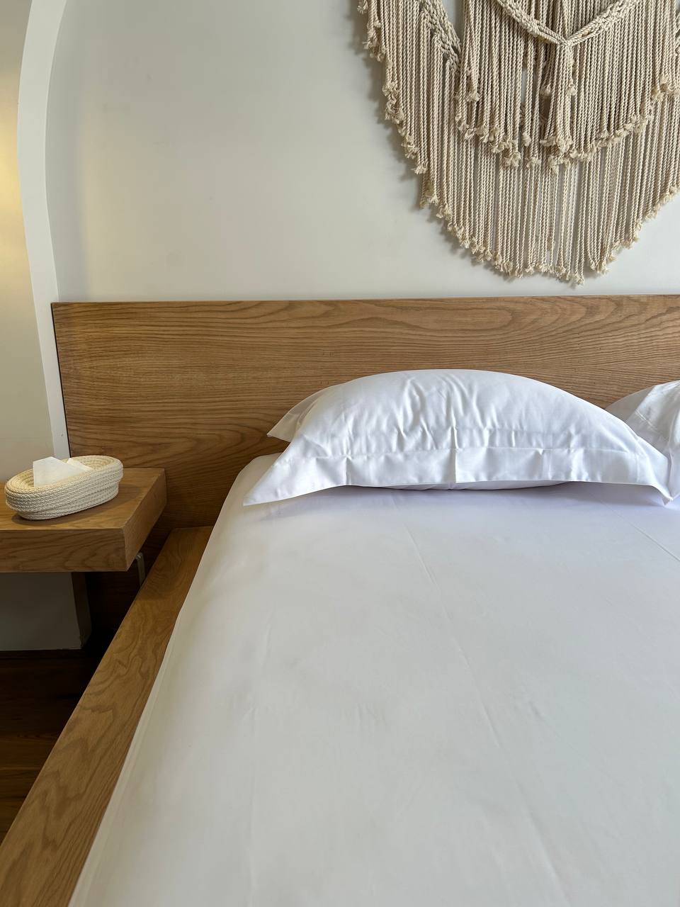 WHITE oxford silky cotton bedsheet