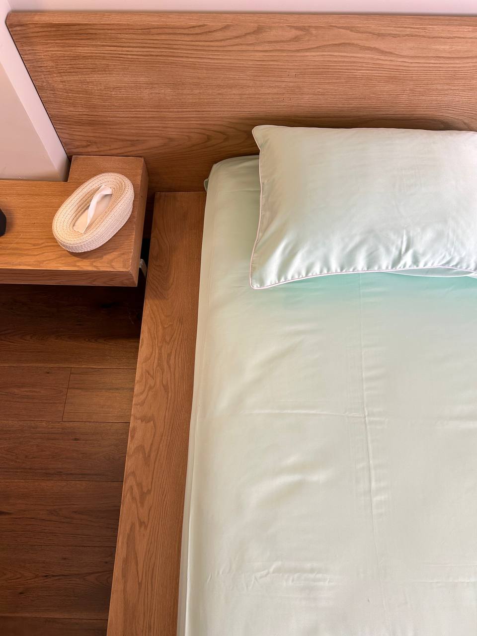 PASTEL MINT cordon silky cotton bedsheet