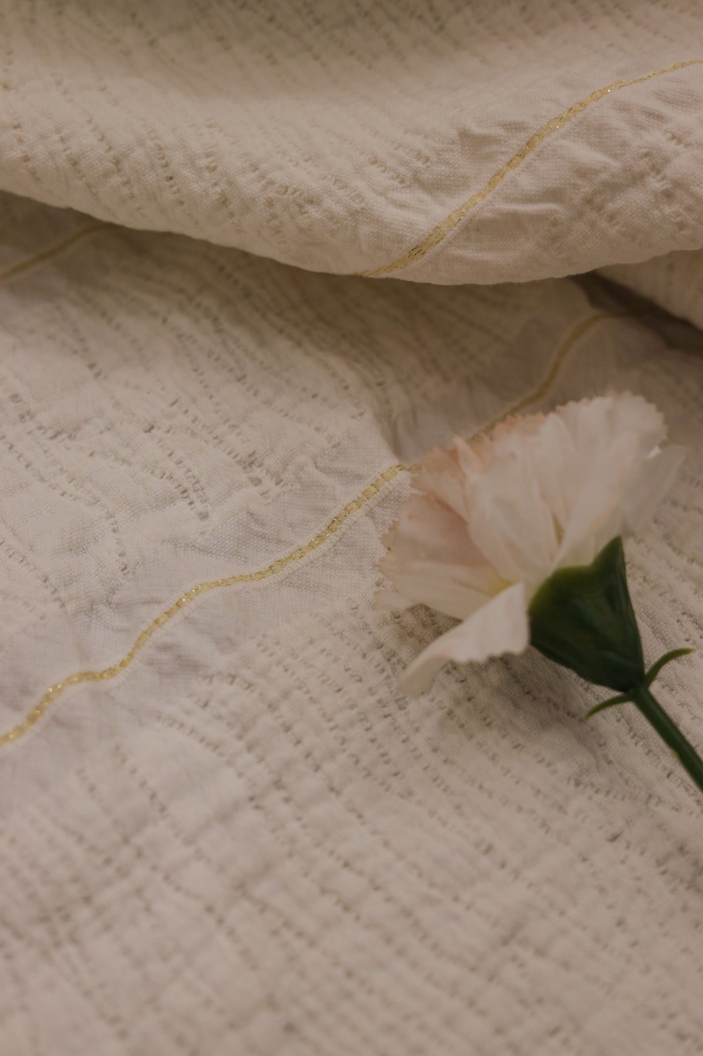 WHITE PALACE Crinkle Cotton Throw Blanket