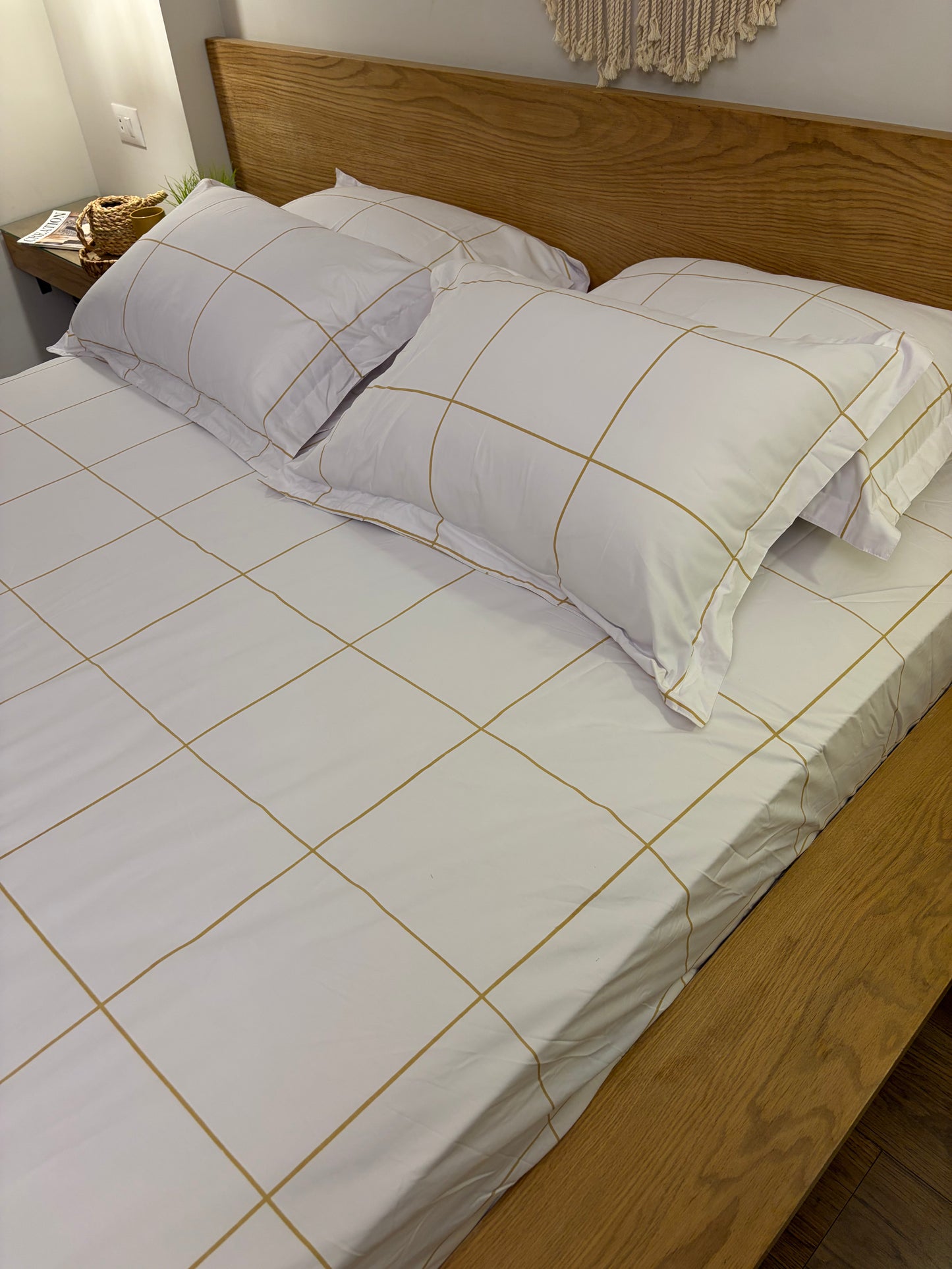 YELLOW LINEA cotton bedsheet