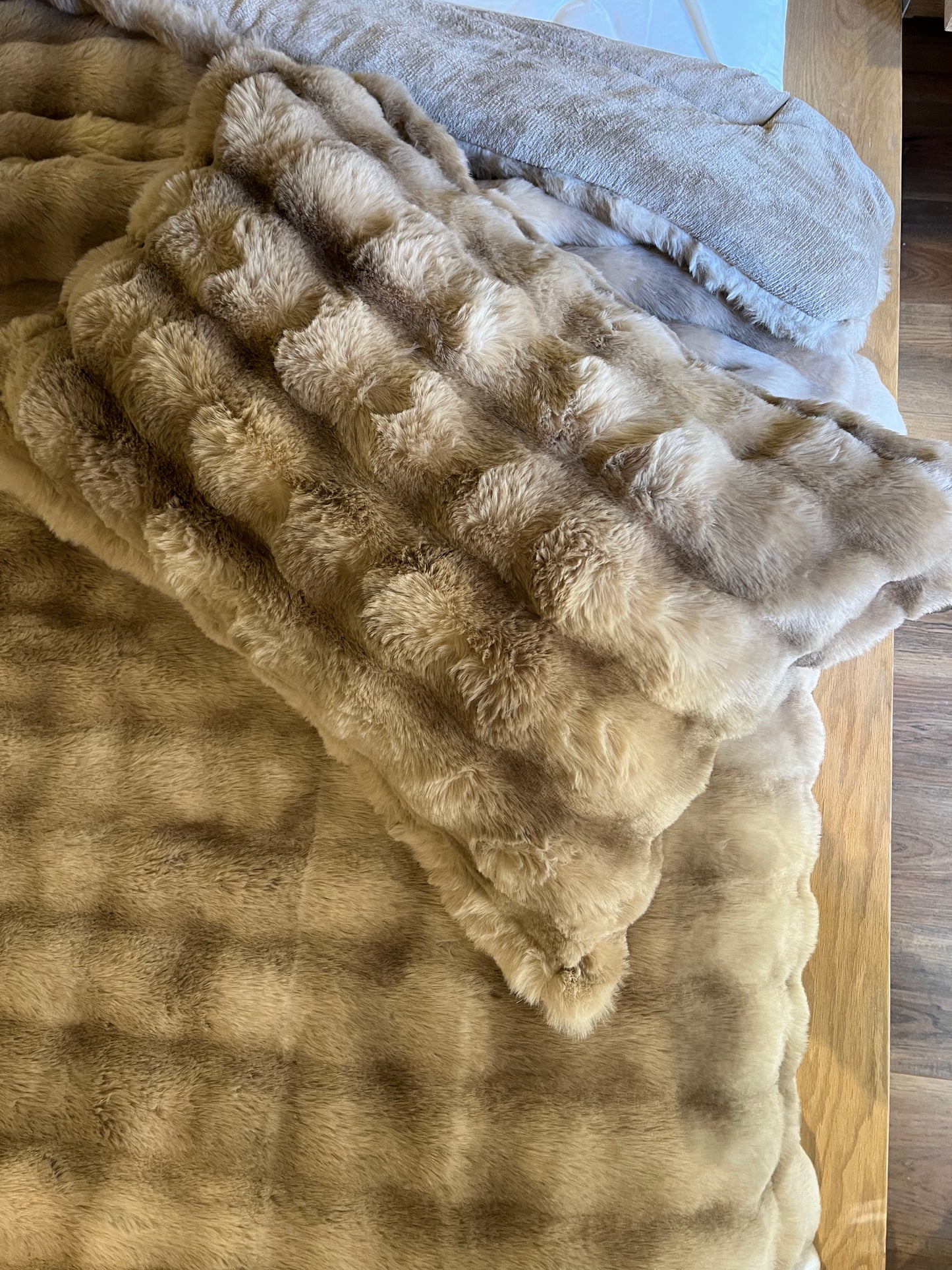 LATTE Bubbles Fur Duvet