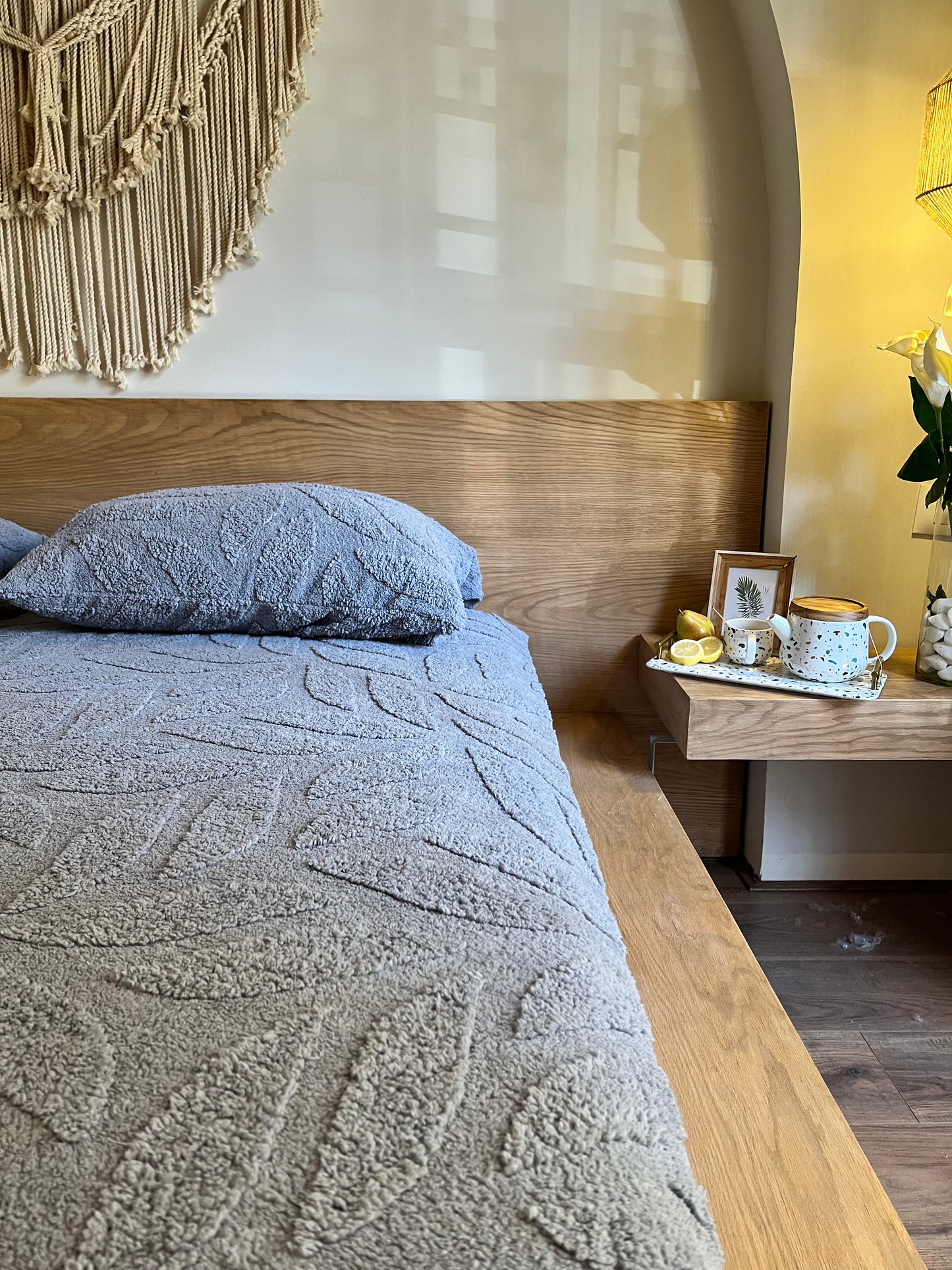 SANTOLINA Floral Velvet Bedsheet