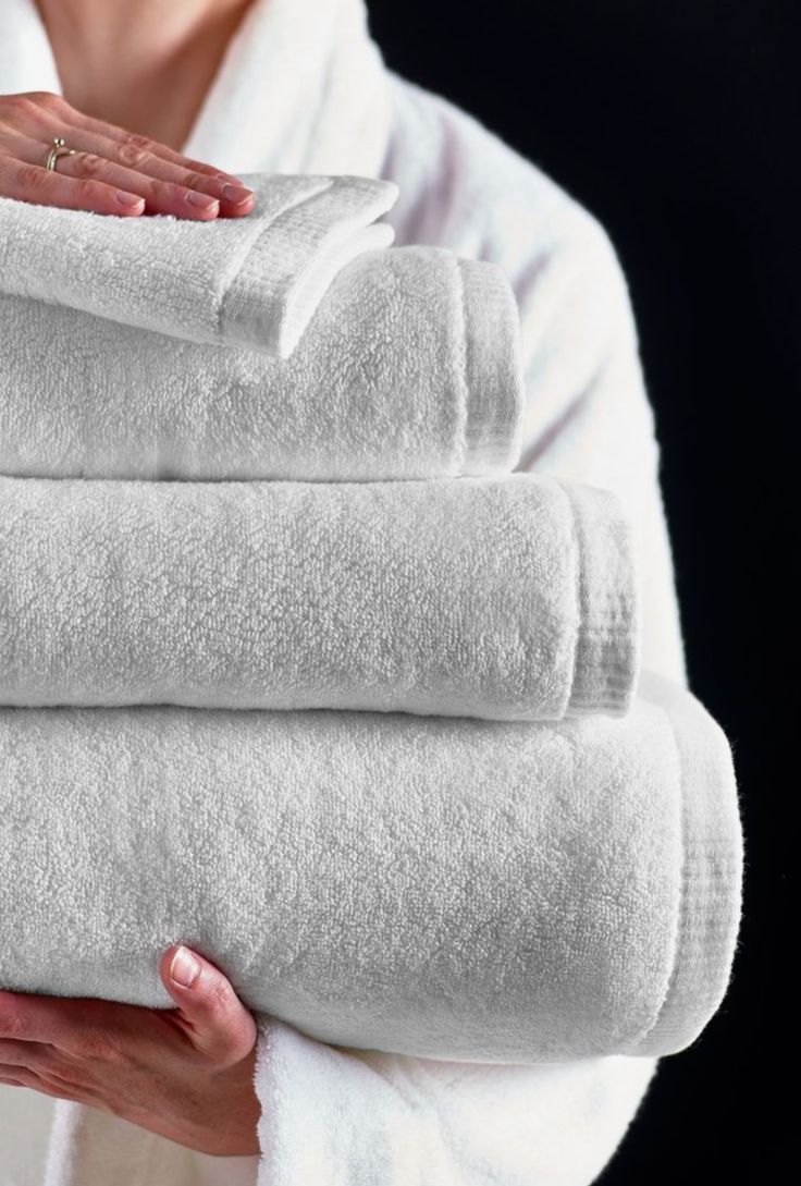 Bath Towels & Bathrobes