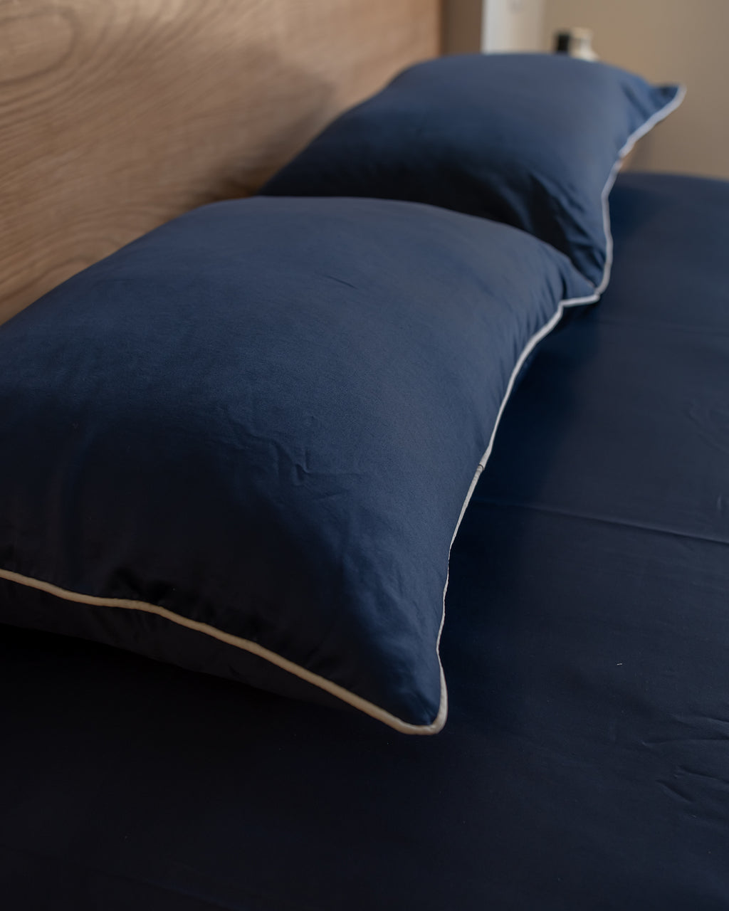 SWISS BLUE cordon silky cotton bedsheet