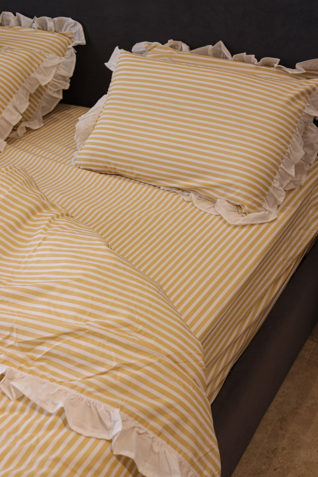 BANANA RUFFLES cotton duvet cover