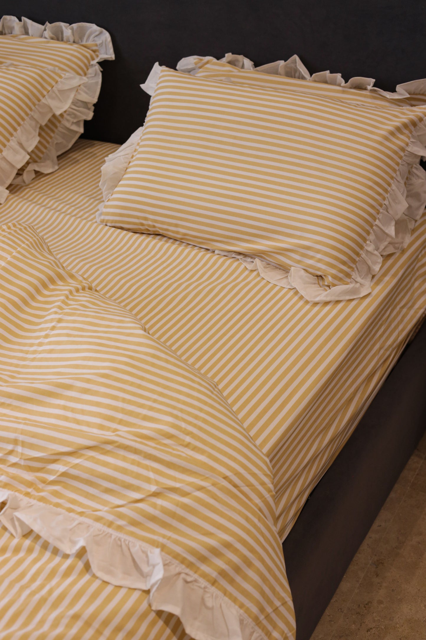 BANANA RUFFLES cotton duvet cover