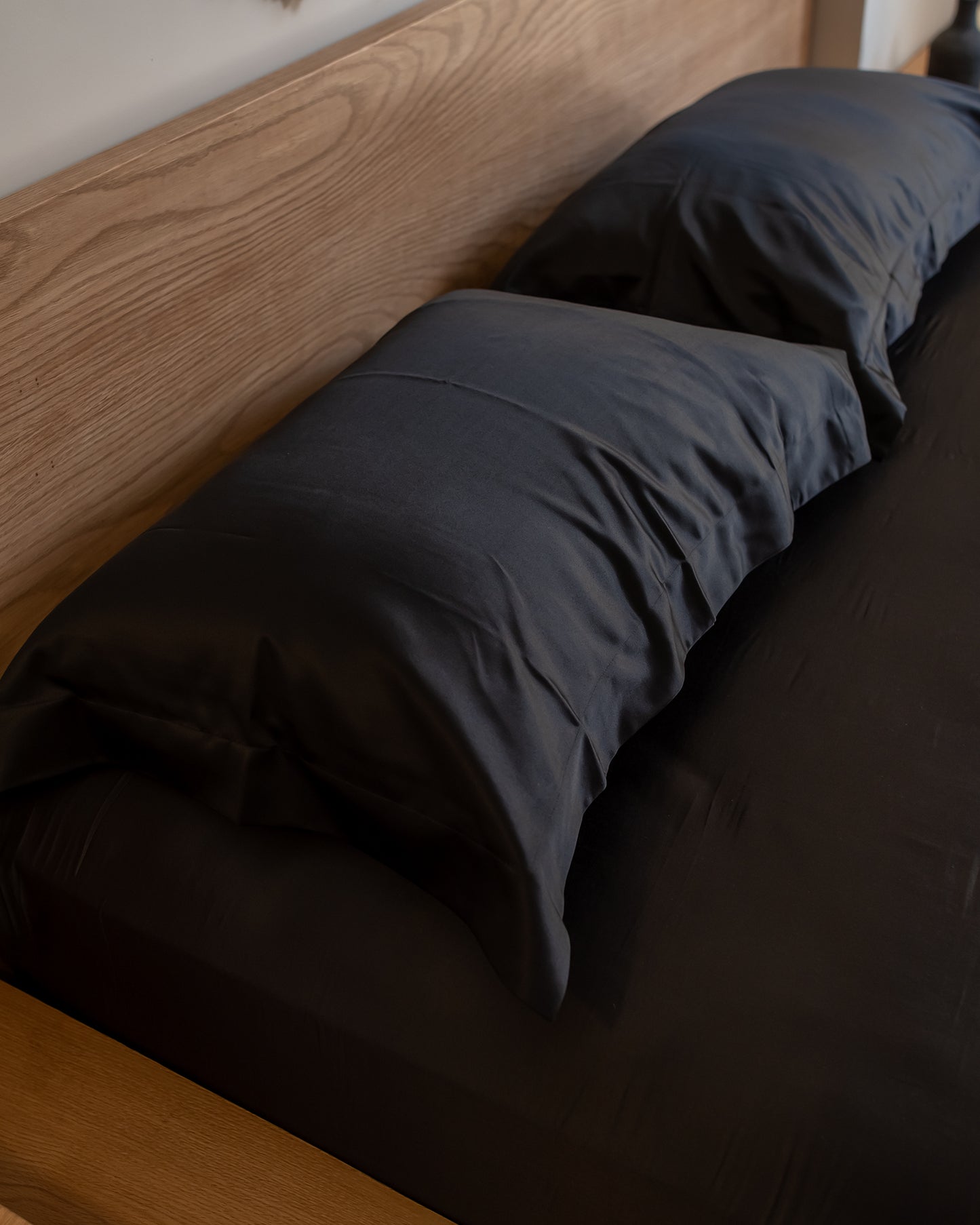 BLACK oxford silky cotton bedsheet