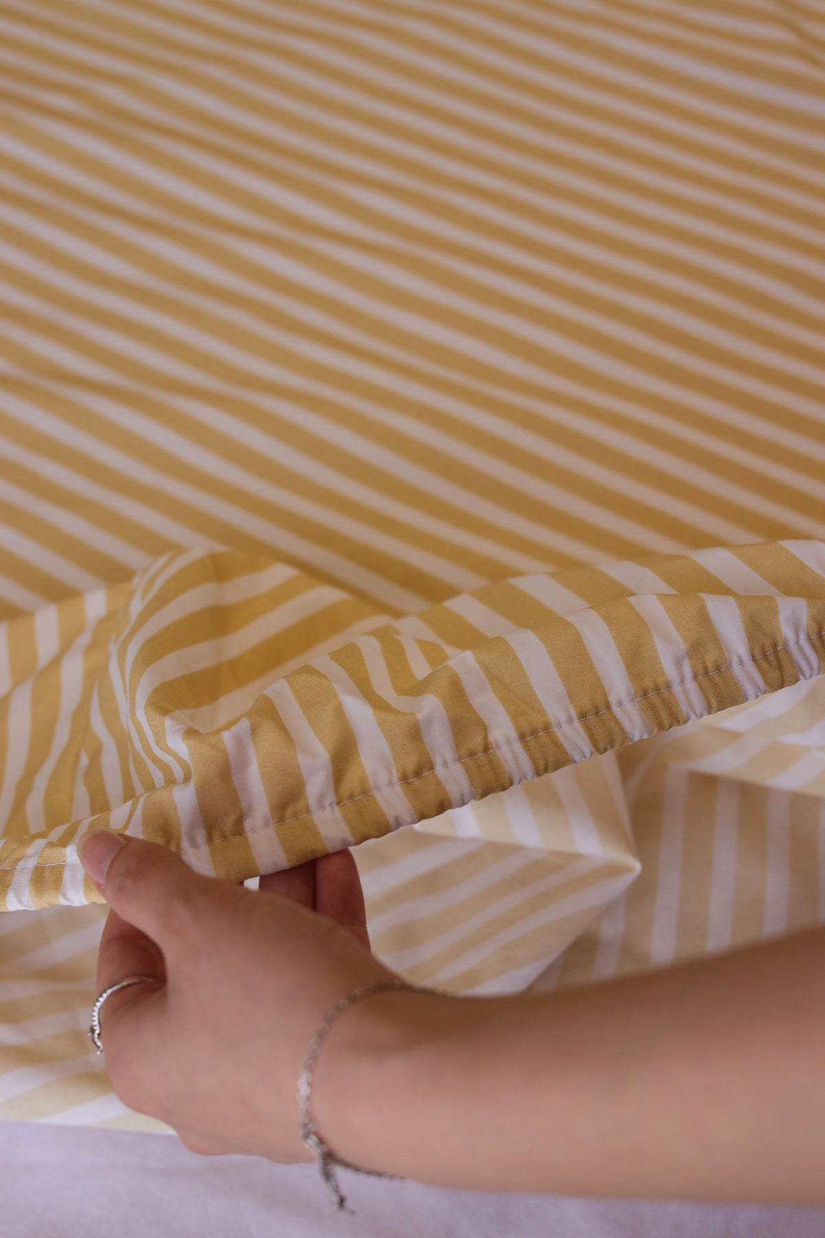 BANANA RUFFLES cotton bedsheet
