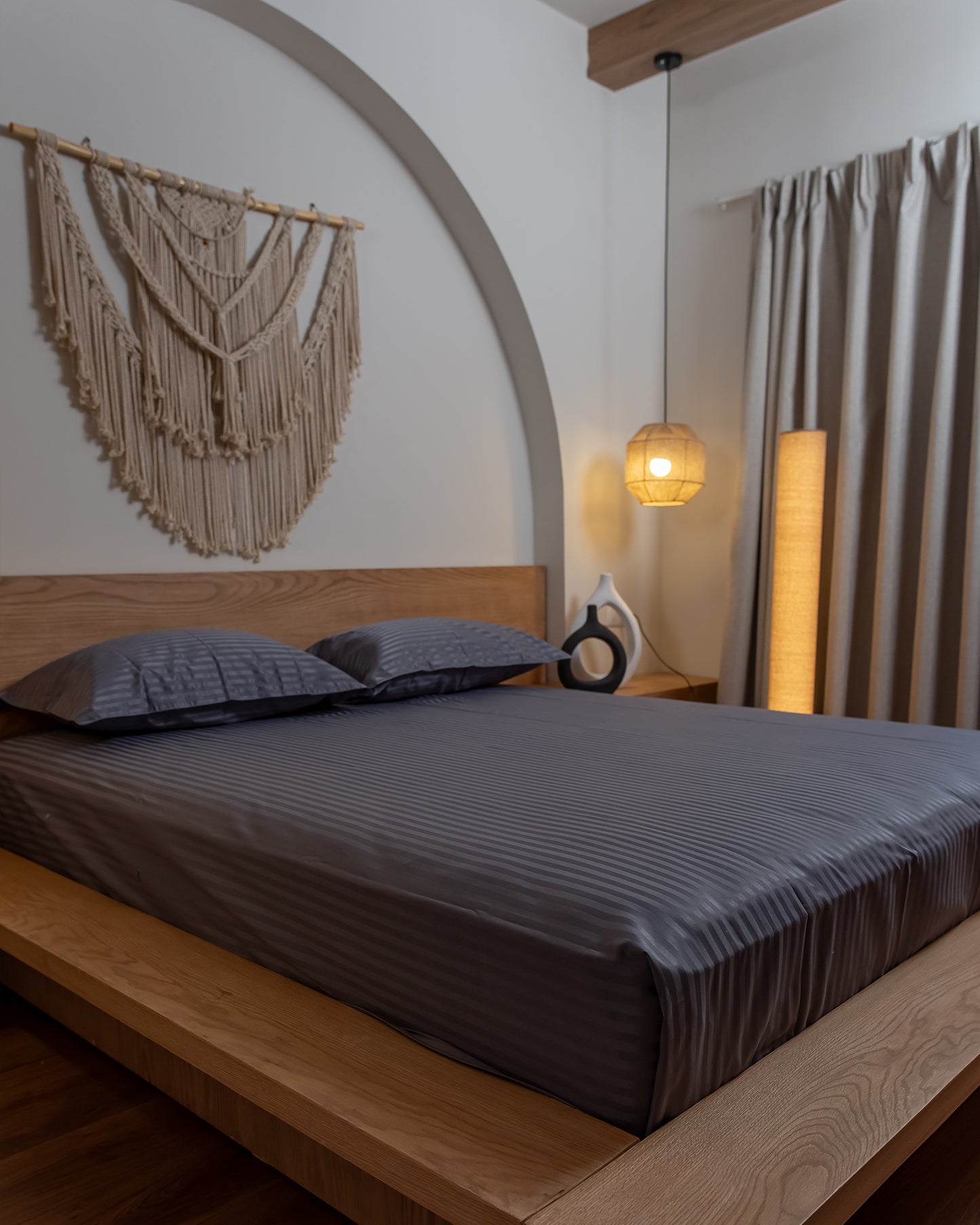BLACK stripe bedsheet