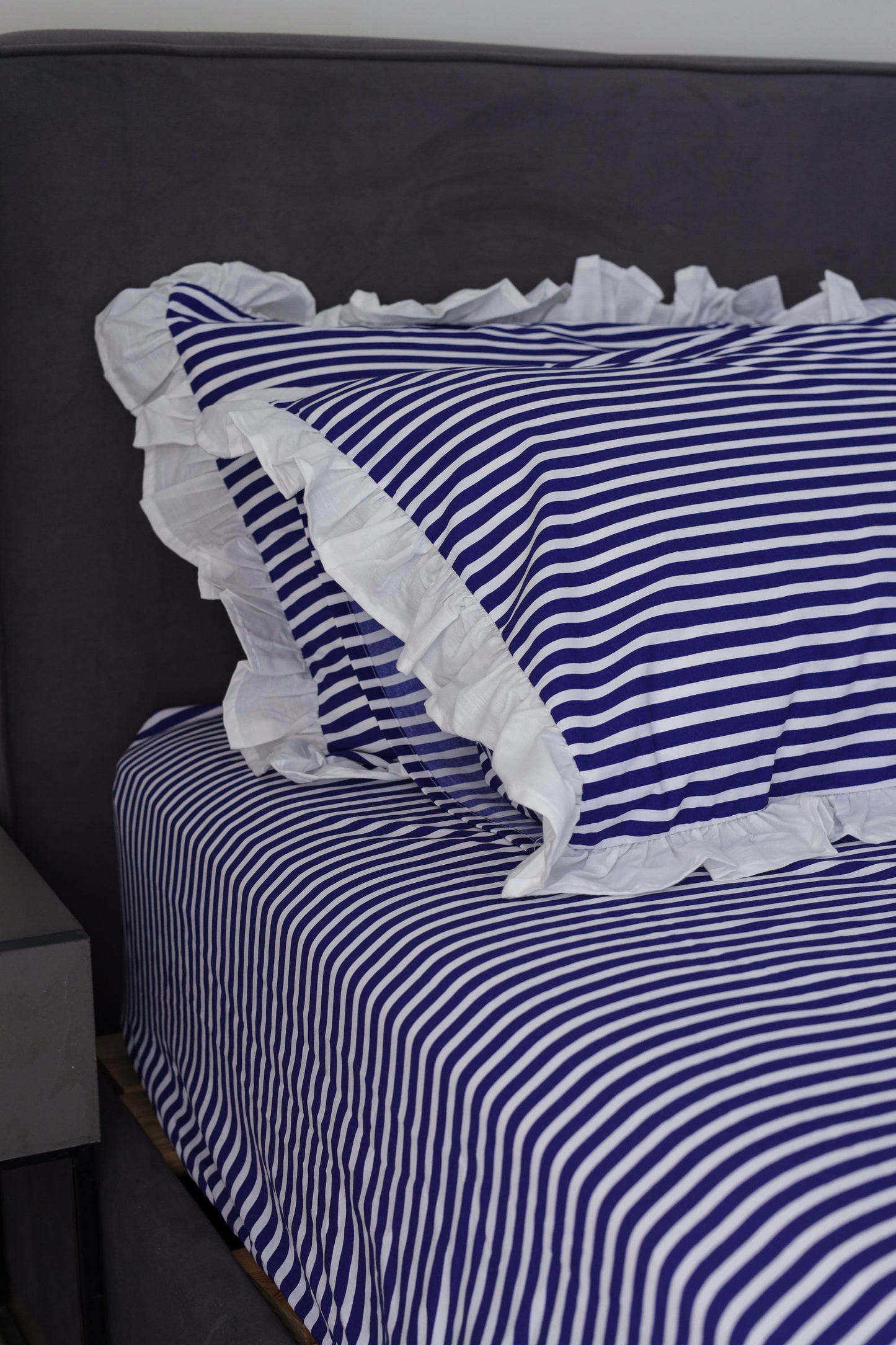 NAVY RUFFLES cotton bedsheet