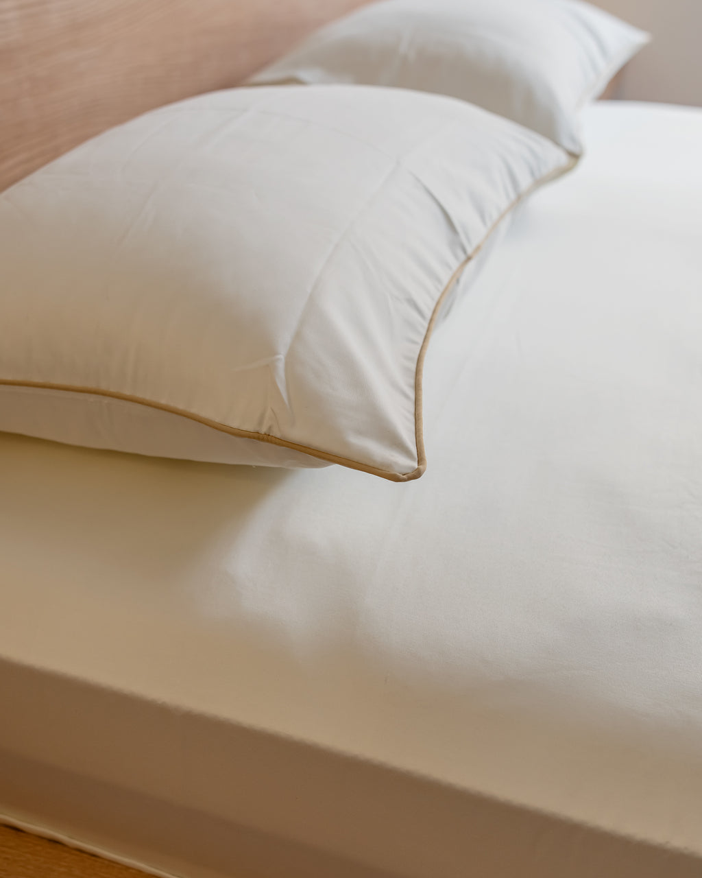 CREAM cordon silky cotton bedsheet