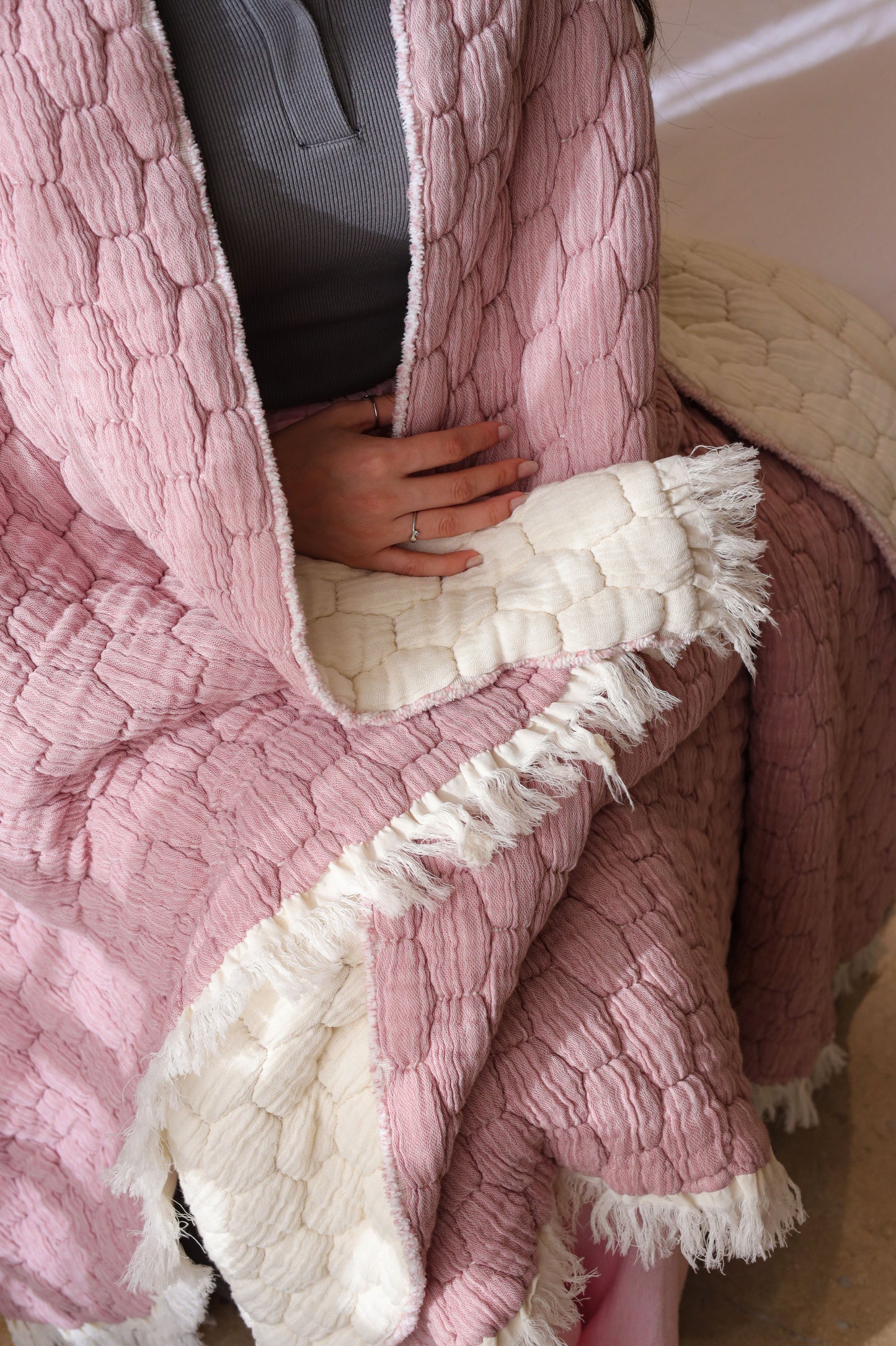 ROSE PUFFY Muslin Cotton Throw Blanket