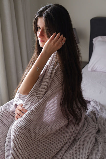 MOONY KNOTS Cotton Throw Blanket