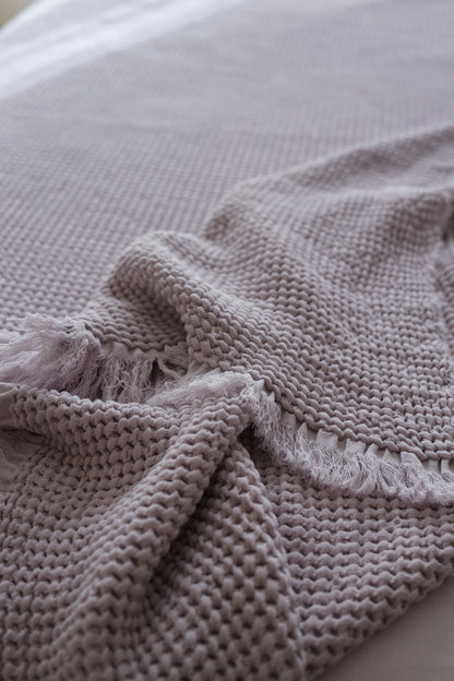 MOONY KNOTS Cotton Throw Blanket