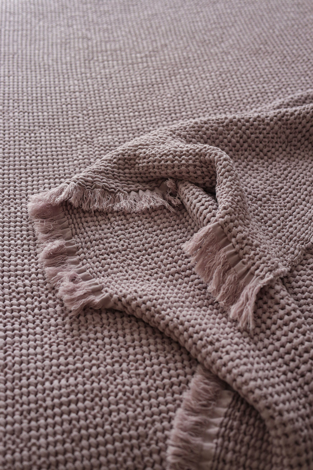 CLOUDY KNOTS Cotton Throw Blanket
