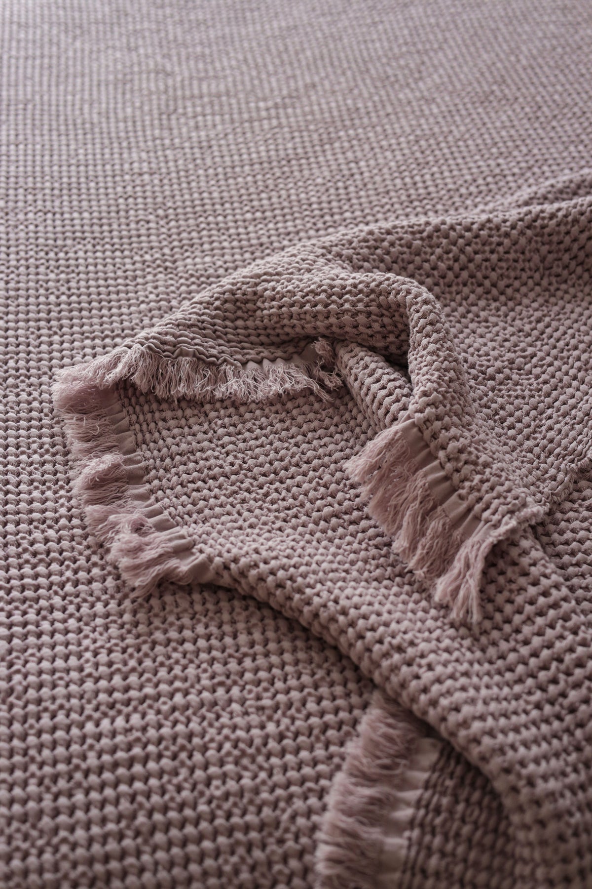 CLOUDY KNOTS Cotton Throw Blanket