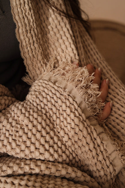 SANDY KNOTS Cotton Throw Blanket