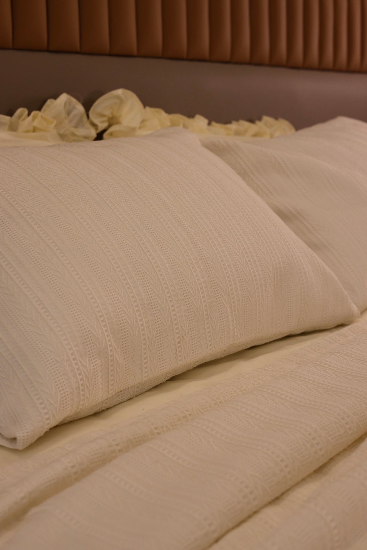 CREAM SAFA Jacquard Throw Blanket Set