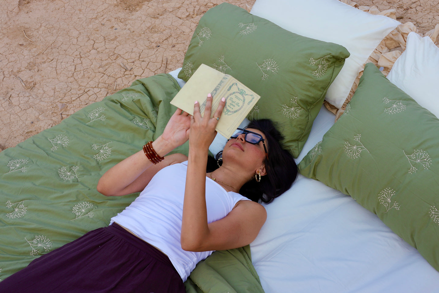 ACACIA Embroidered Summer Duvet