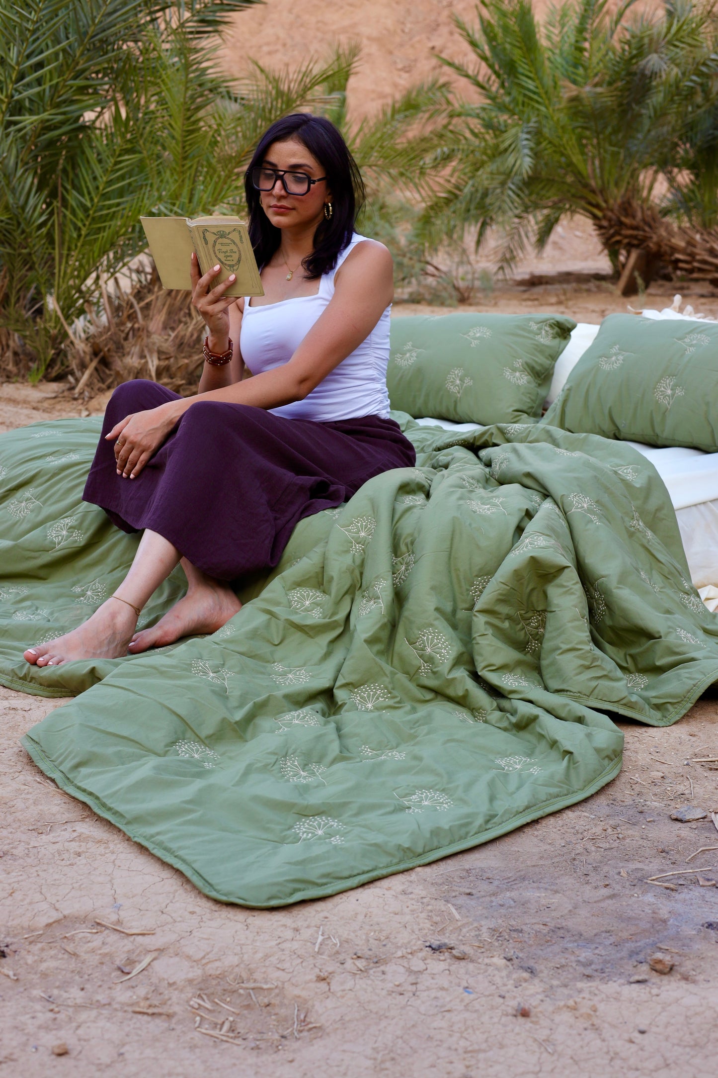 ACACIA Embroidered Summer Duvet