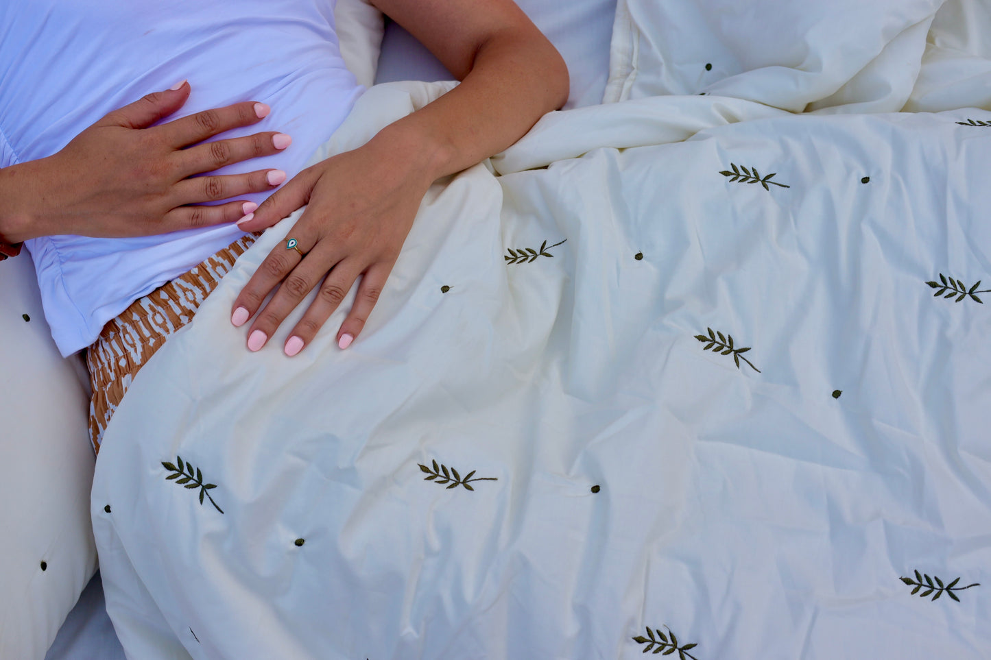 TALIA Embroidered Summer Duvet