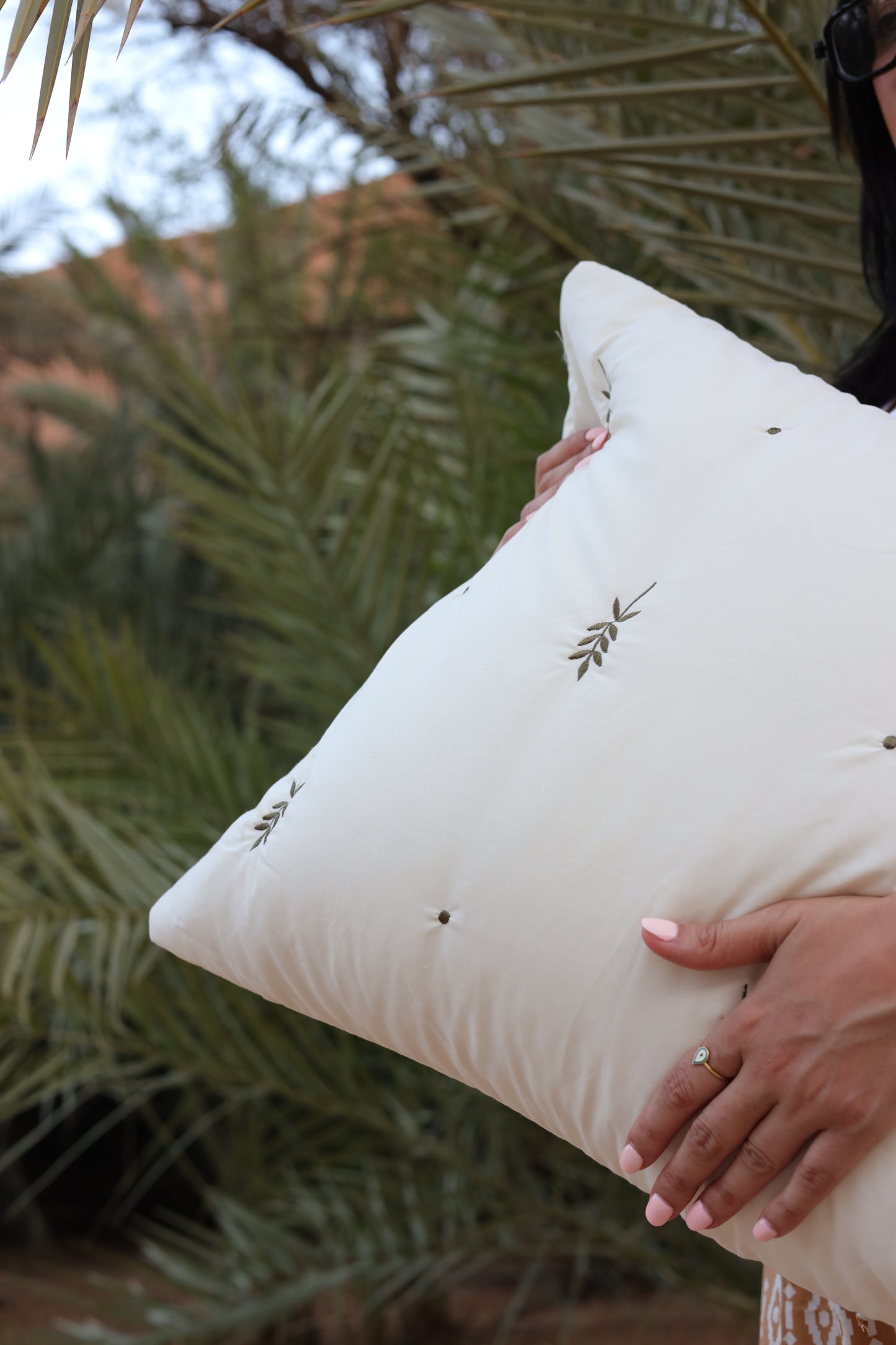 TALIA Embroidered Summer Duvet