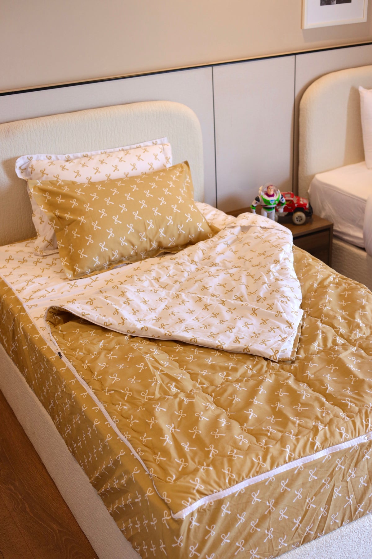 CARAMEL BOWELLA ZIPPER Bedding