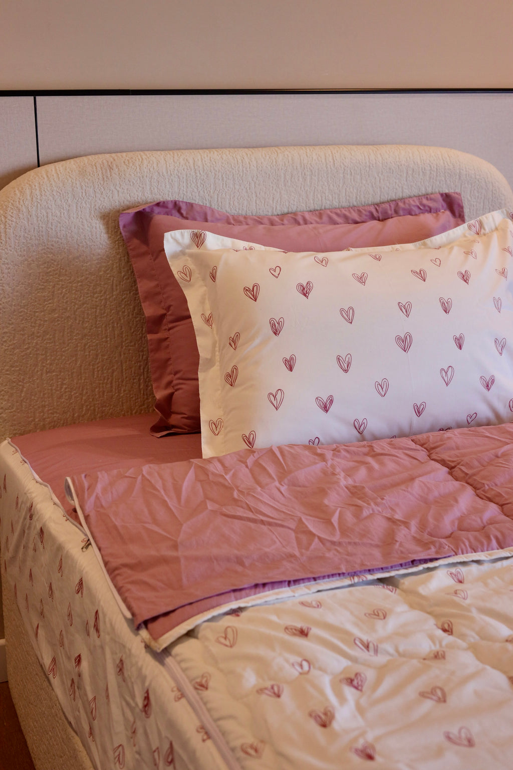 PINK LOVIA ZIPPER Bedding