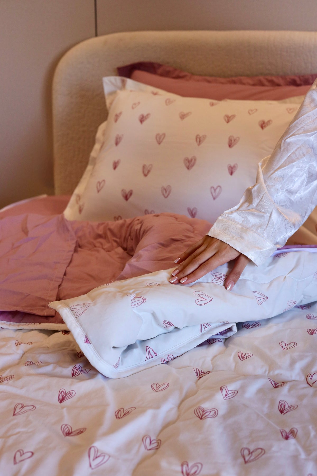 PINK LOVIA ZIPPER Bedding