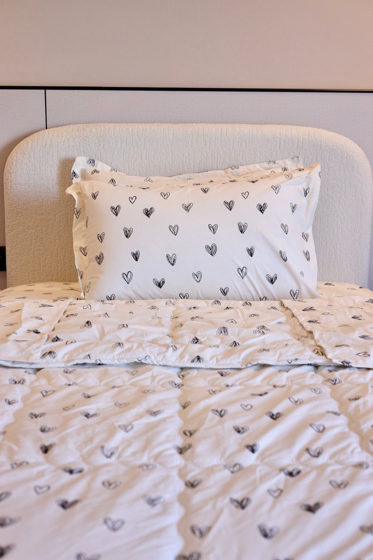 BLACK LOVIA ZIPPER Bedding