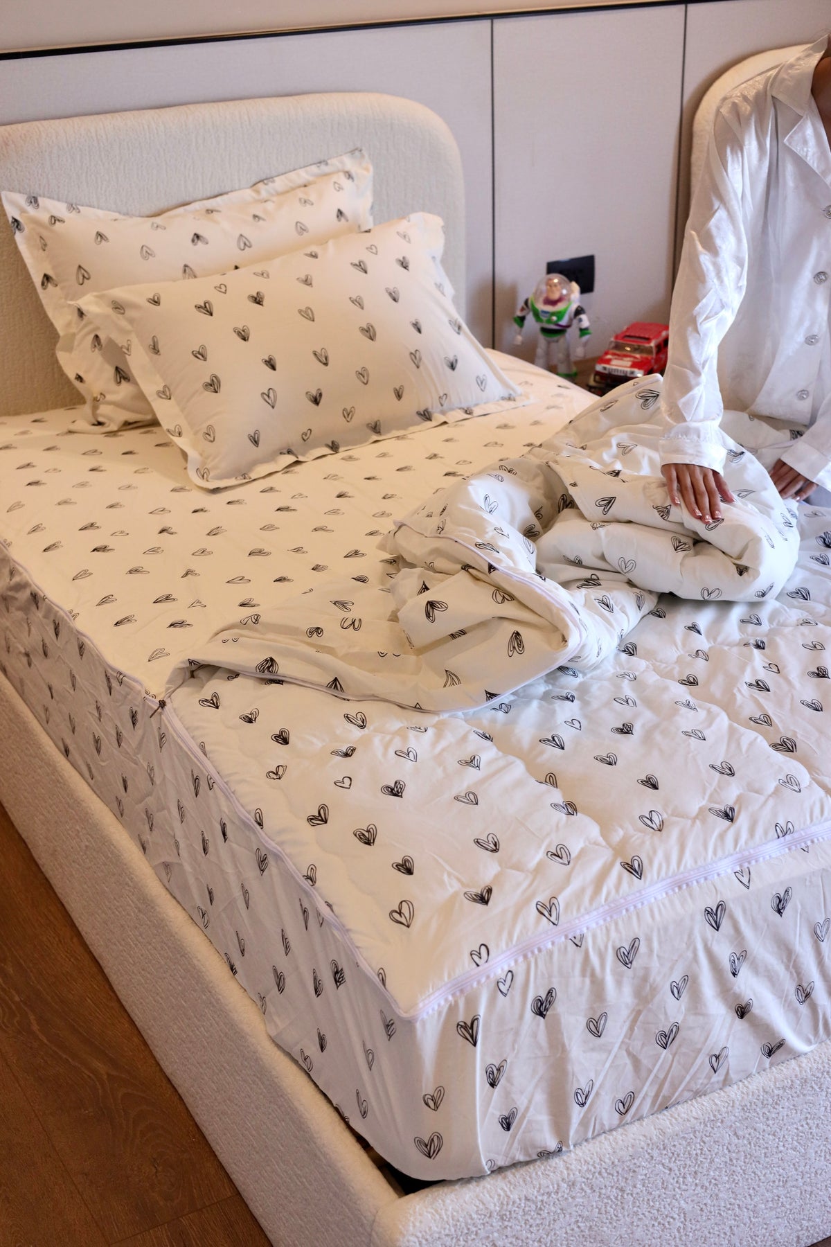 BLACK LOVIA ZIPPER Bedding