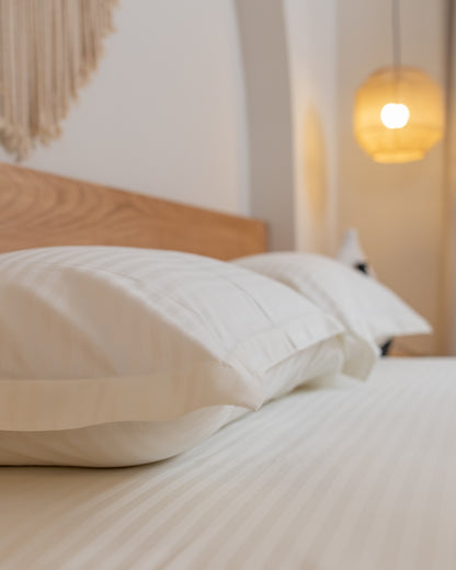 PEARL WHITE stripe bedsheet