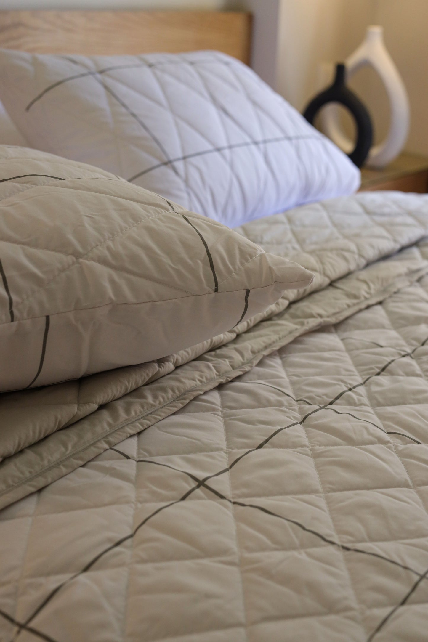 GREY LINEA Quilt