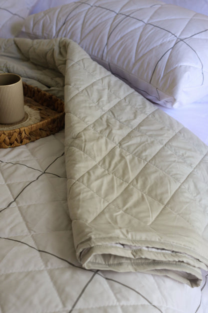GREY LINEA Quilt