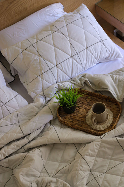 GREY LINEA Quilt