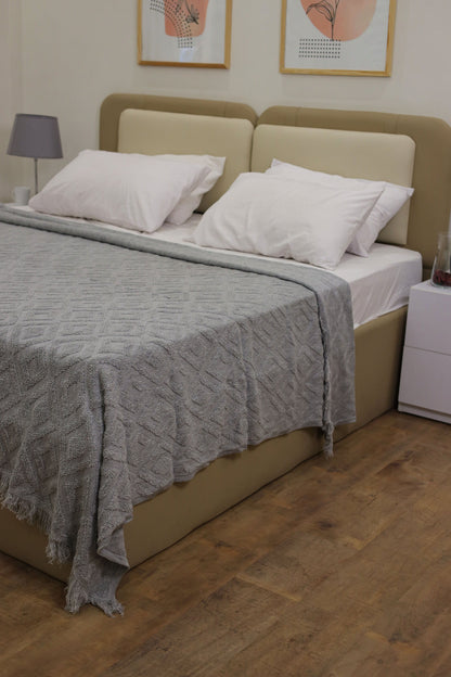SILVER DIAMOND Jacquard Throw Blanket