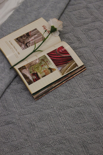 SILVER DIAMOND Jacquard Throw Blanket