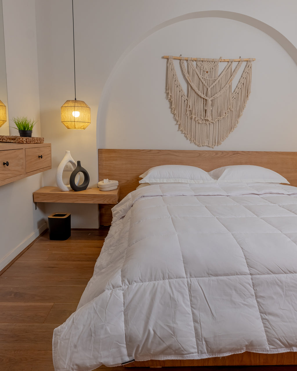 WHITE Hotel Lightweight Duvet