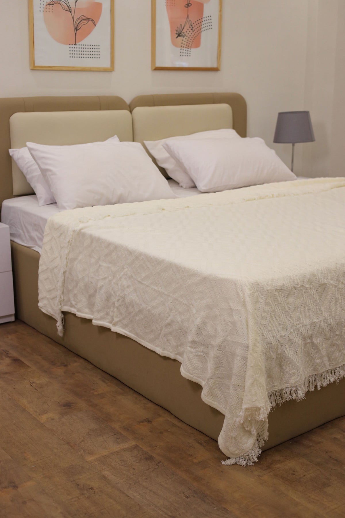 PEARL DIAMOND Woven Throw Blanket