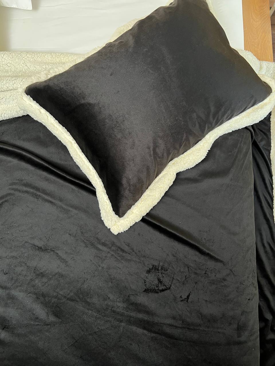 BLACK Velvet Lamb Wool Blanket