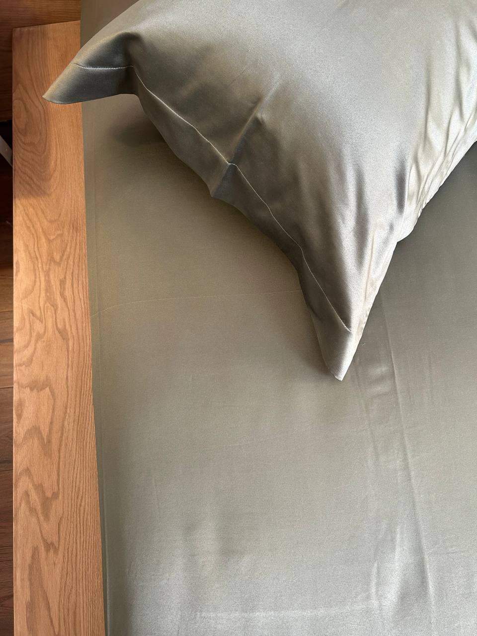 OLIVE oxford silky cotton bedsheet