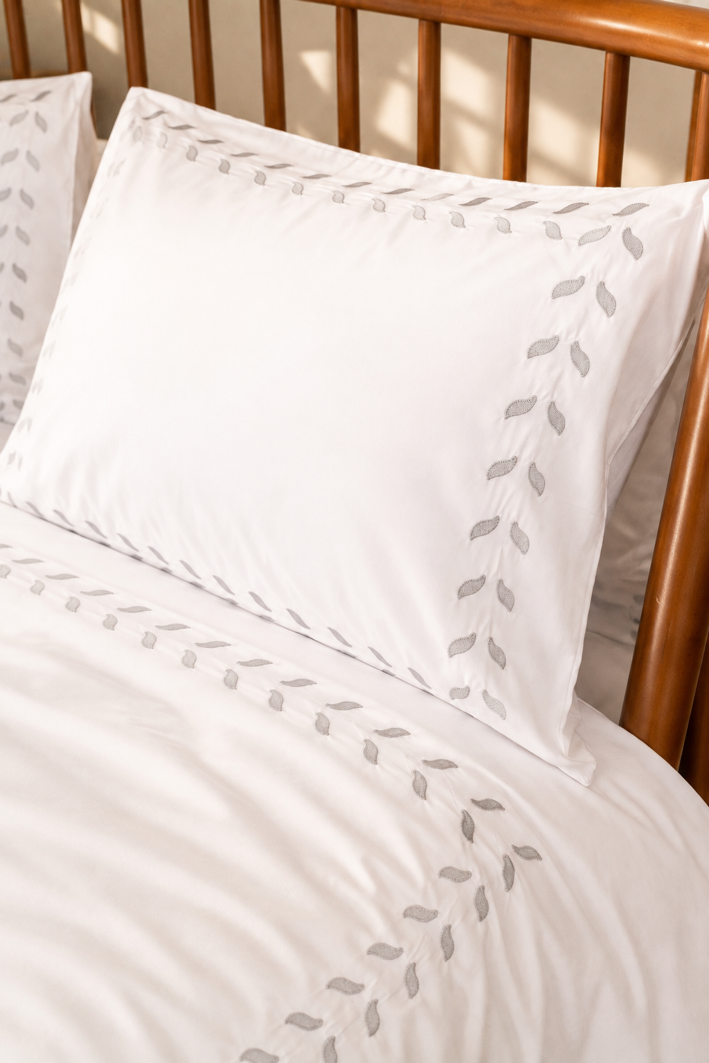 EVERLEAF Embroidered Premium Cotton Bedsheet