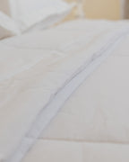 WHITE Fiber Lightweight Duvet