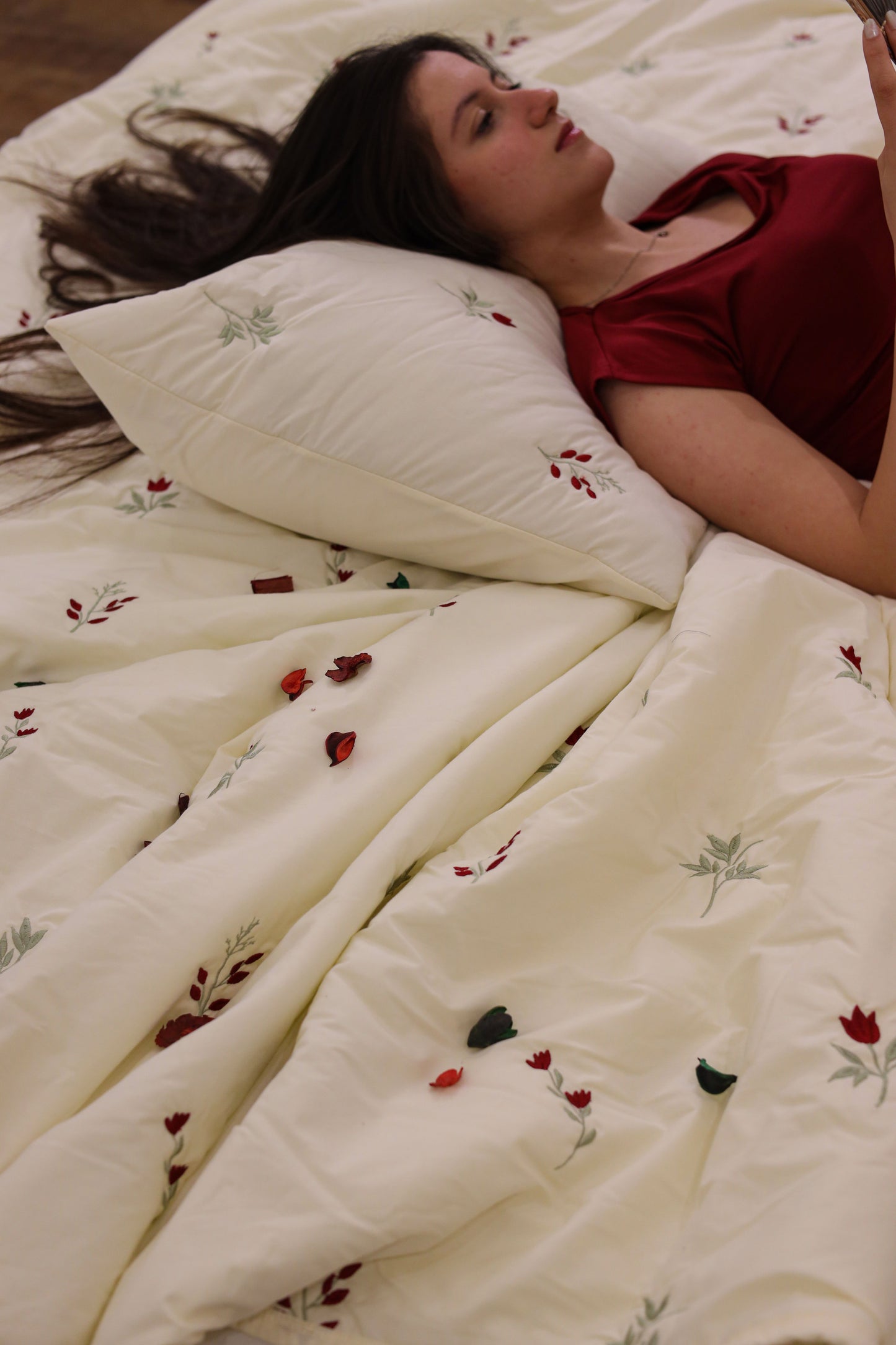 ROSELLE Embroidered Summer Duvet