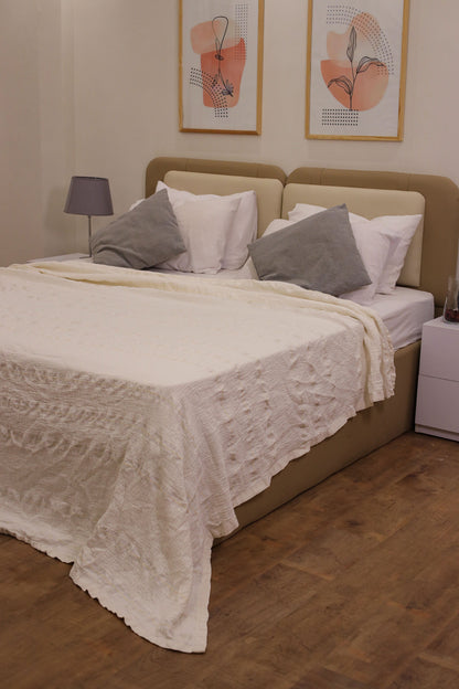 WHITE PALACE Crinkle Cotton Throw Blanket
